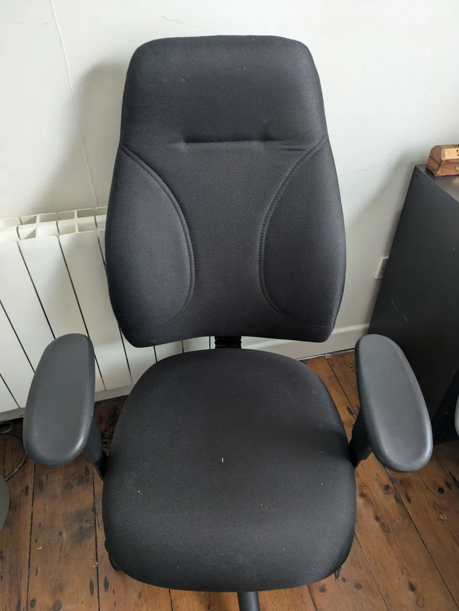 Office chair - Image 1