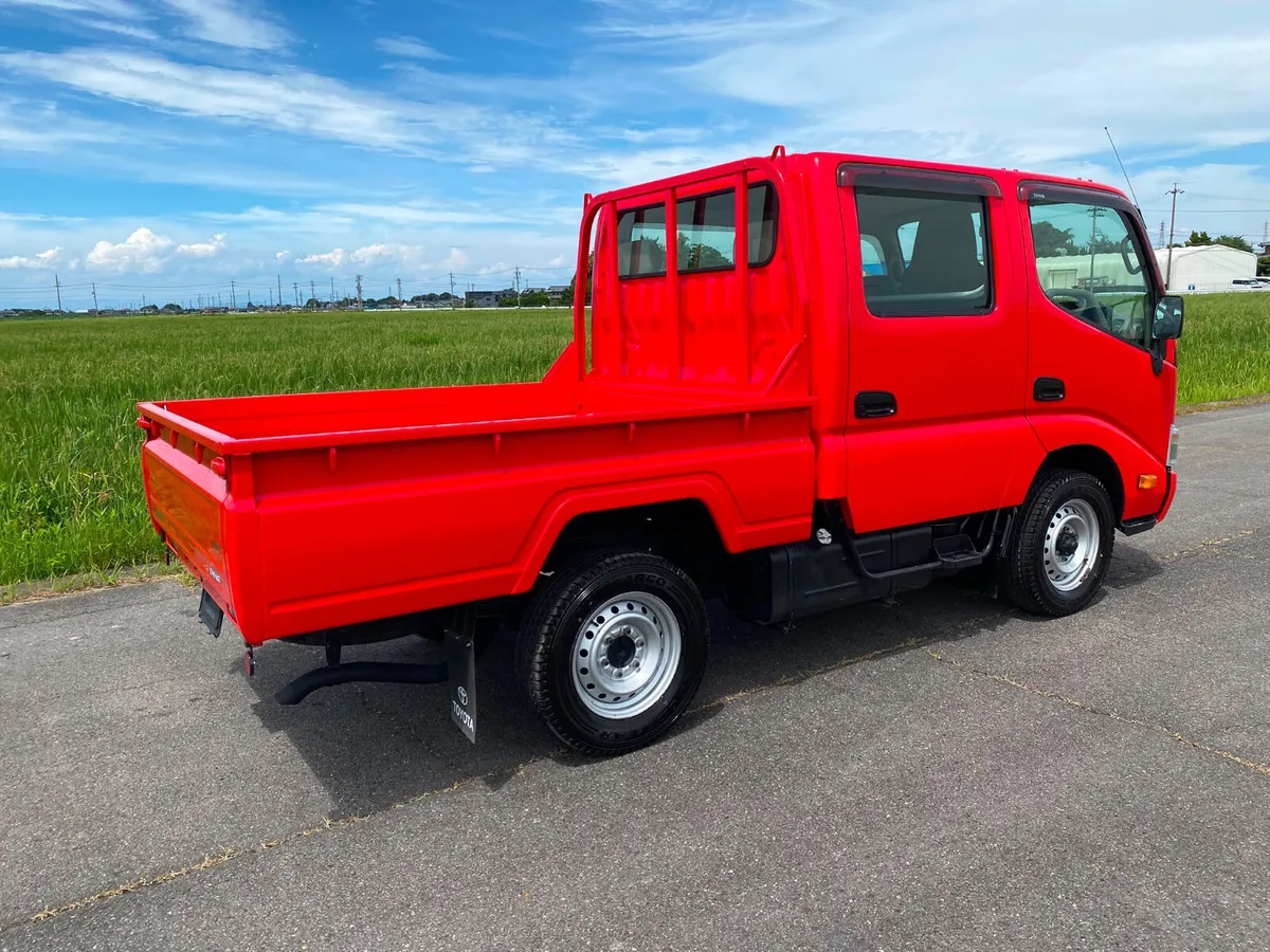 Toyota dyna 2006 5700km  from new - Image 2