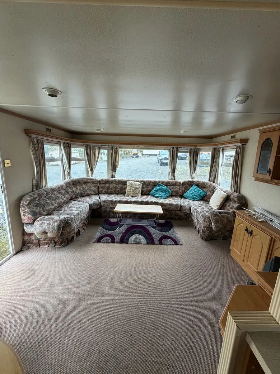 Willerby Granada 35 x 12 x 3 - Image 2