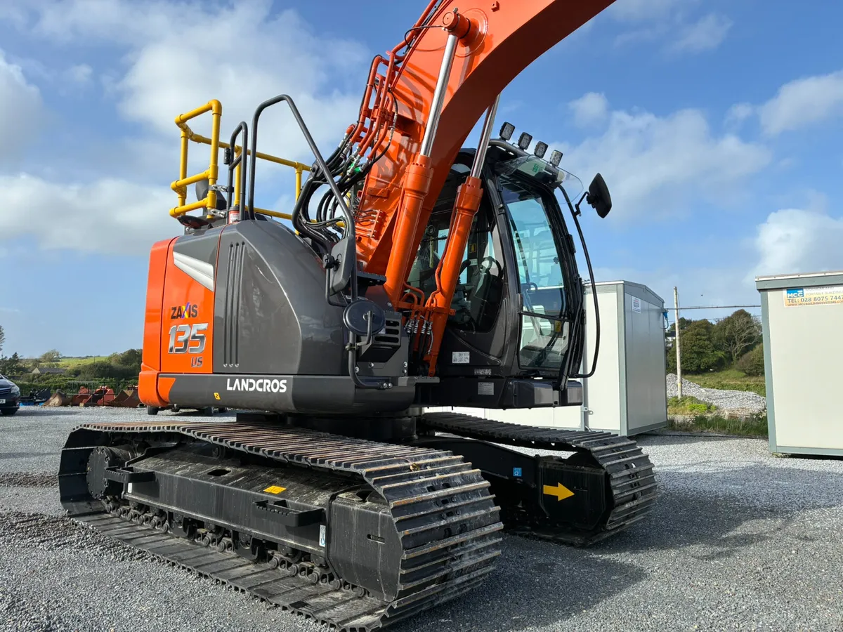 Hitachi ZX135US-7B - Image 3