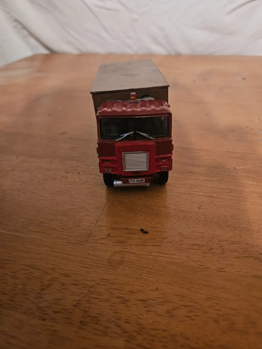 Corgi Circus Code3 Truck - Image 2