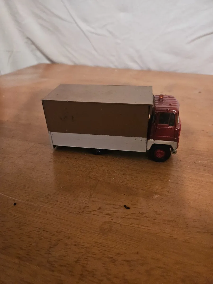 Corgi Circus Code3 Truck - Image 3