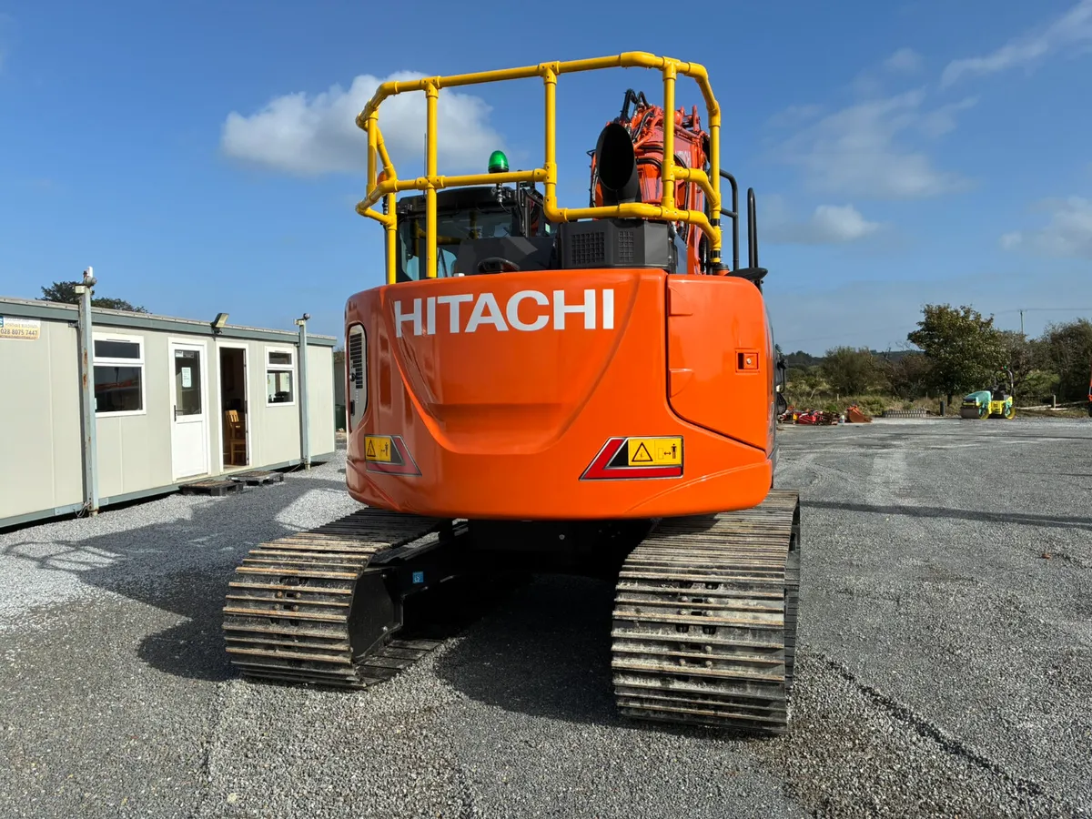 Hitachi ZX135US-7B - Image 4