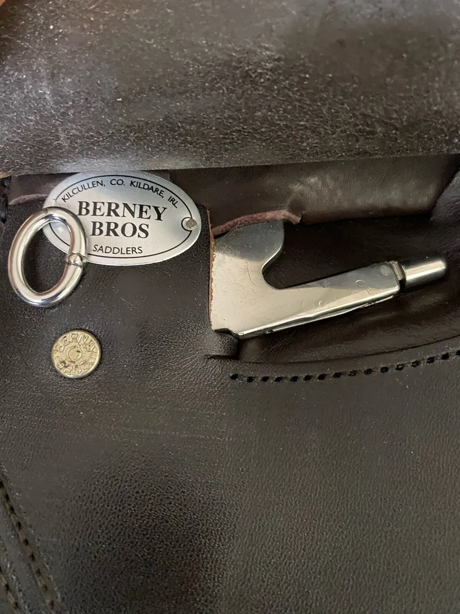 18” Berney Bros Brown Wide GP Saddle - Image 2
