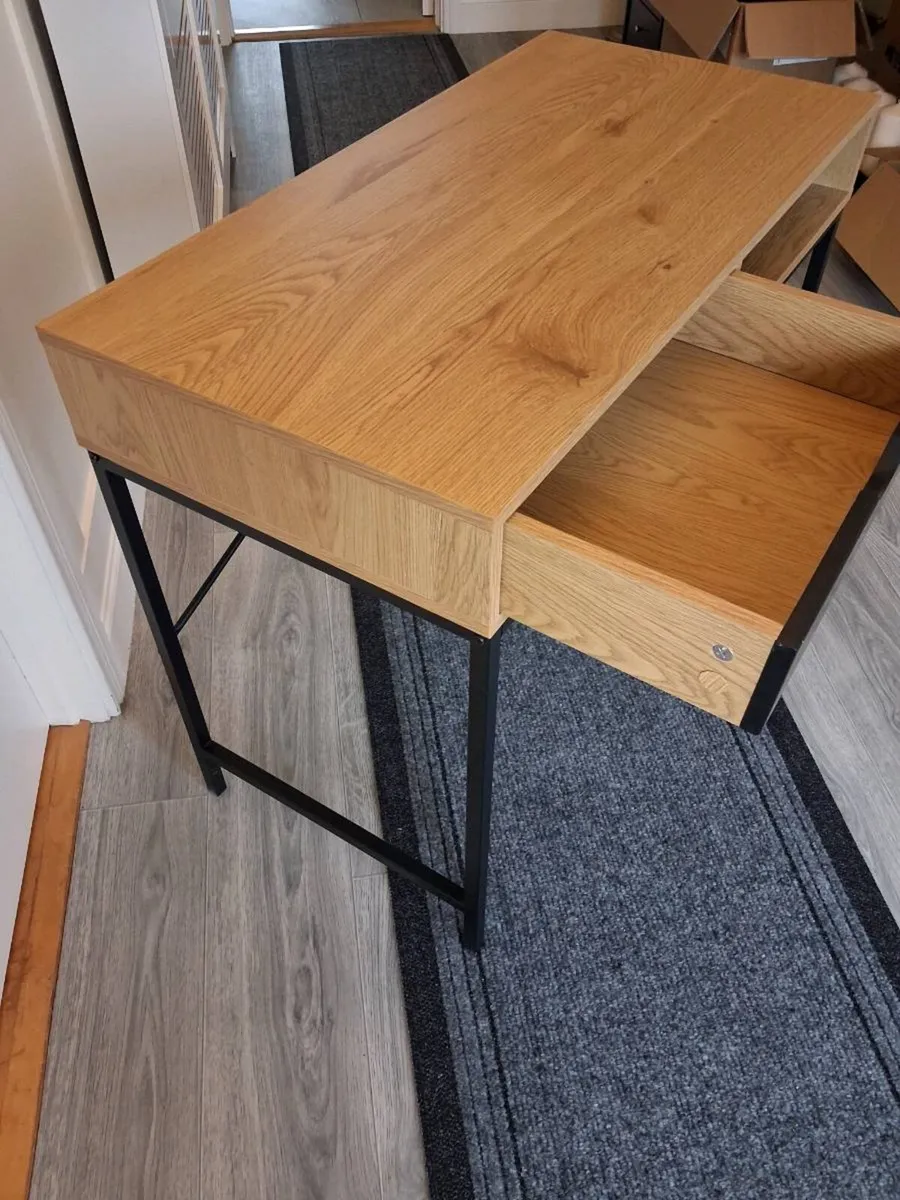 Computer table - Image 4
