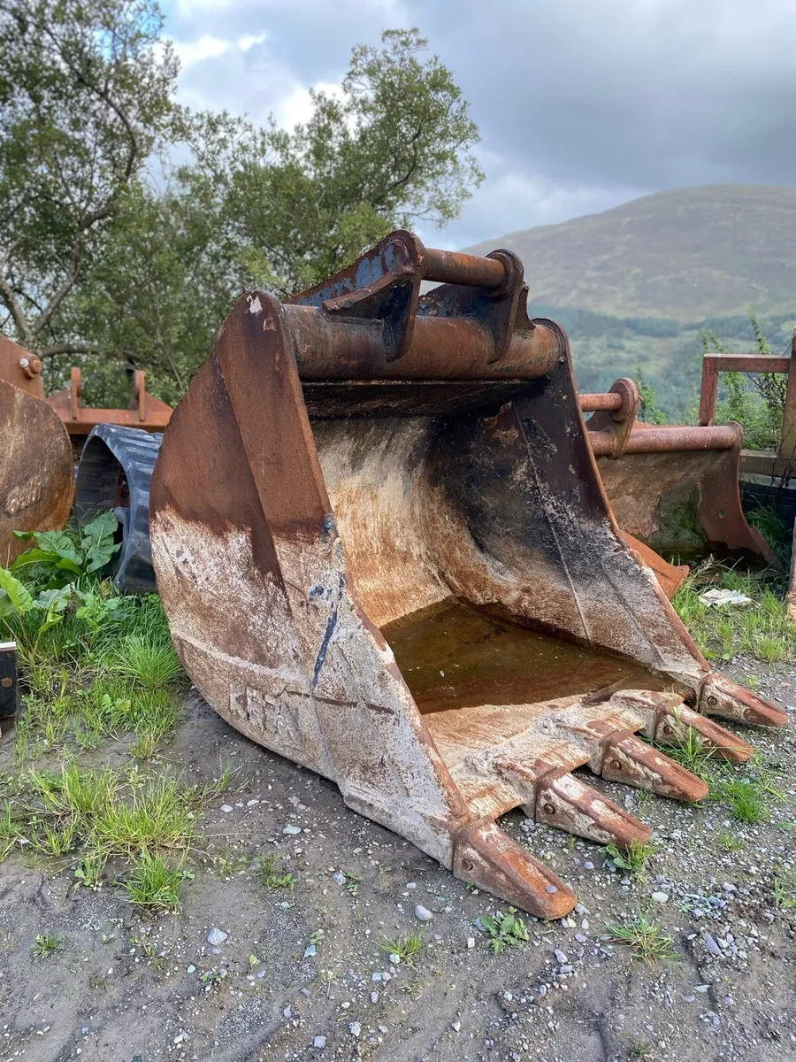 80mm loading bucket like new - Image 1