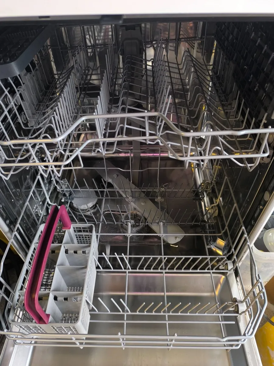 Dishwasher - Image 4