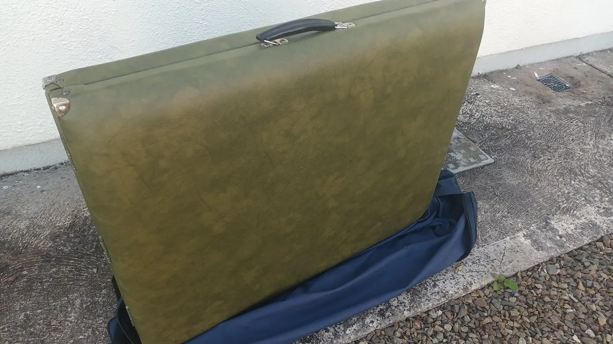 Massage table - Image 4