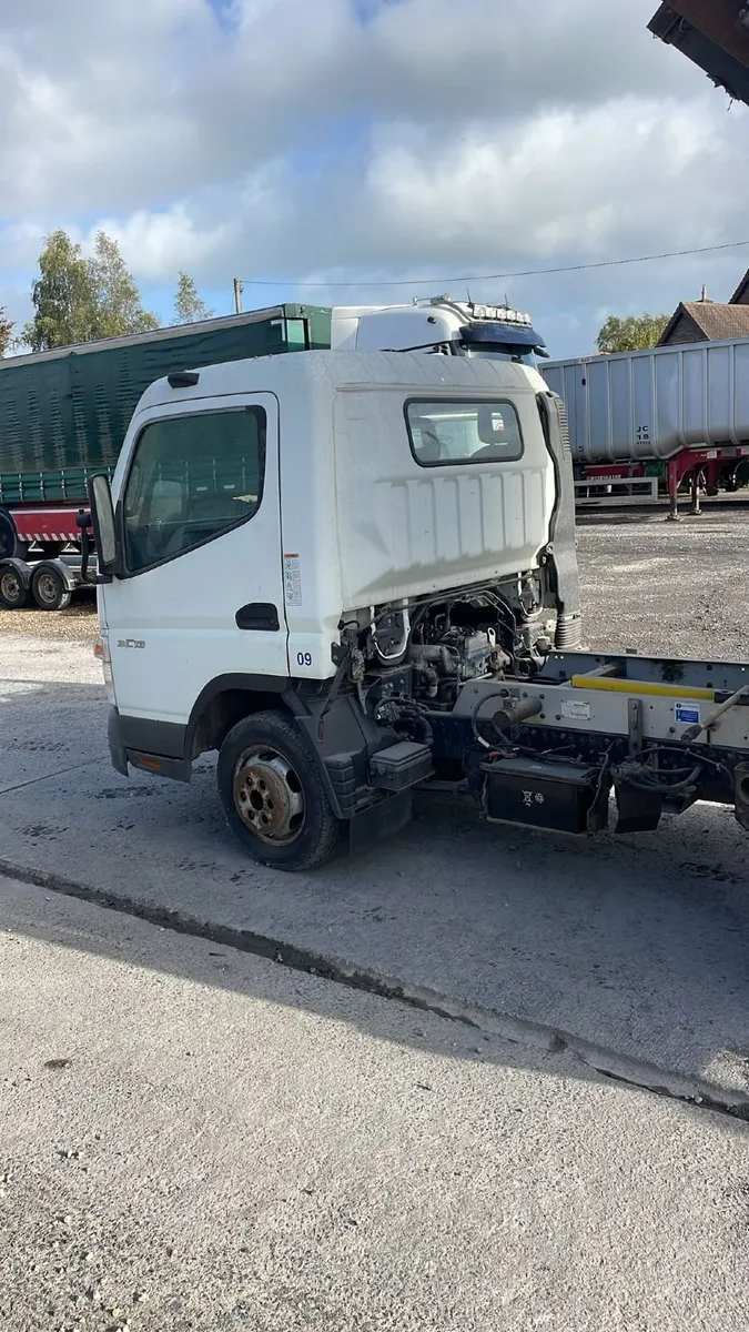 Mitsubishi Canter 2008 - Image 4