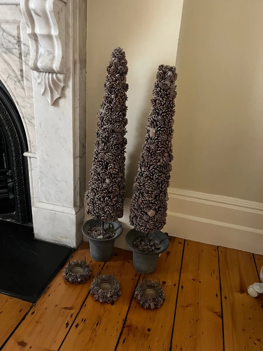 Christmas decorations from Helen Turkington - Image 1