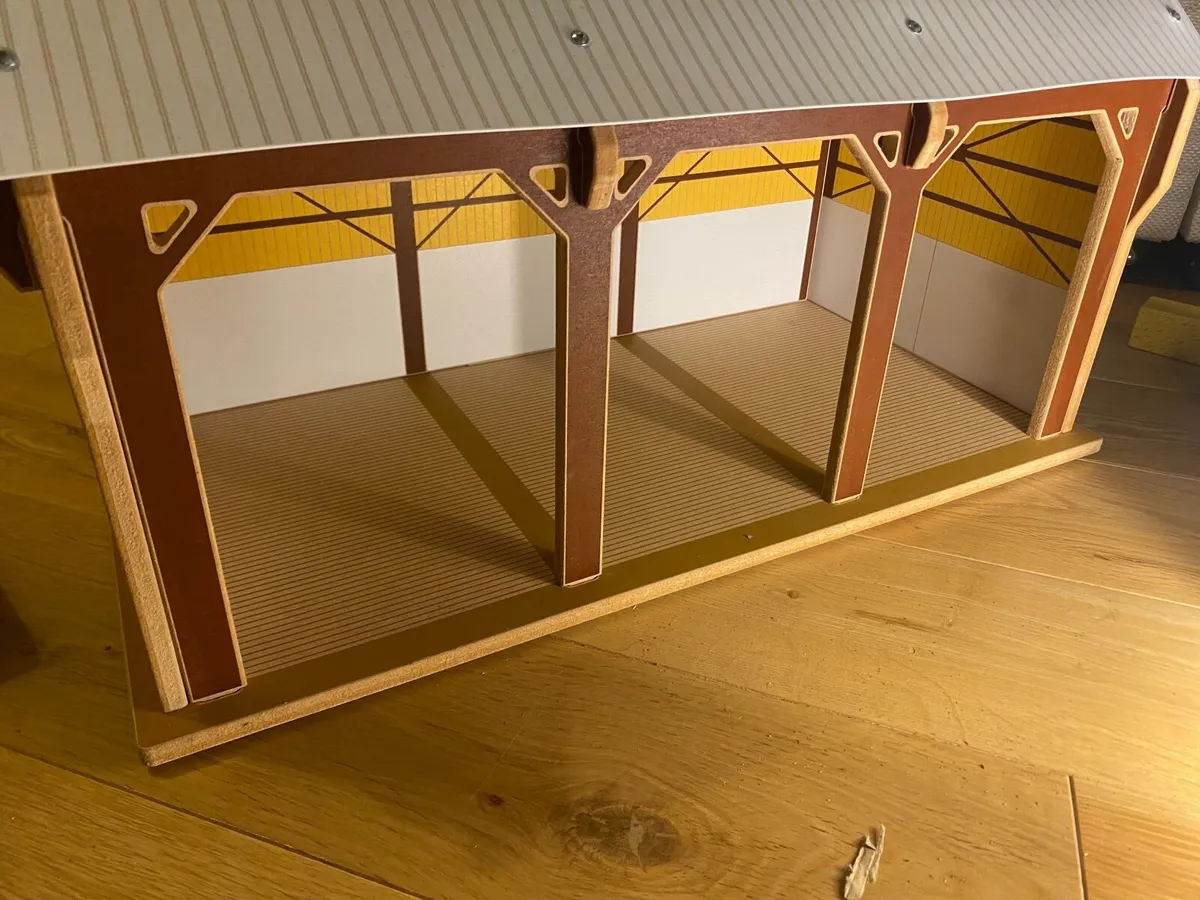 Farm toy sheds - Image 2
