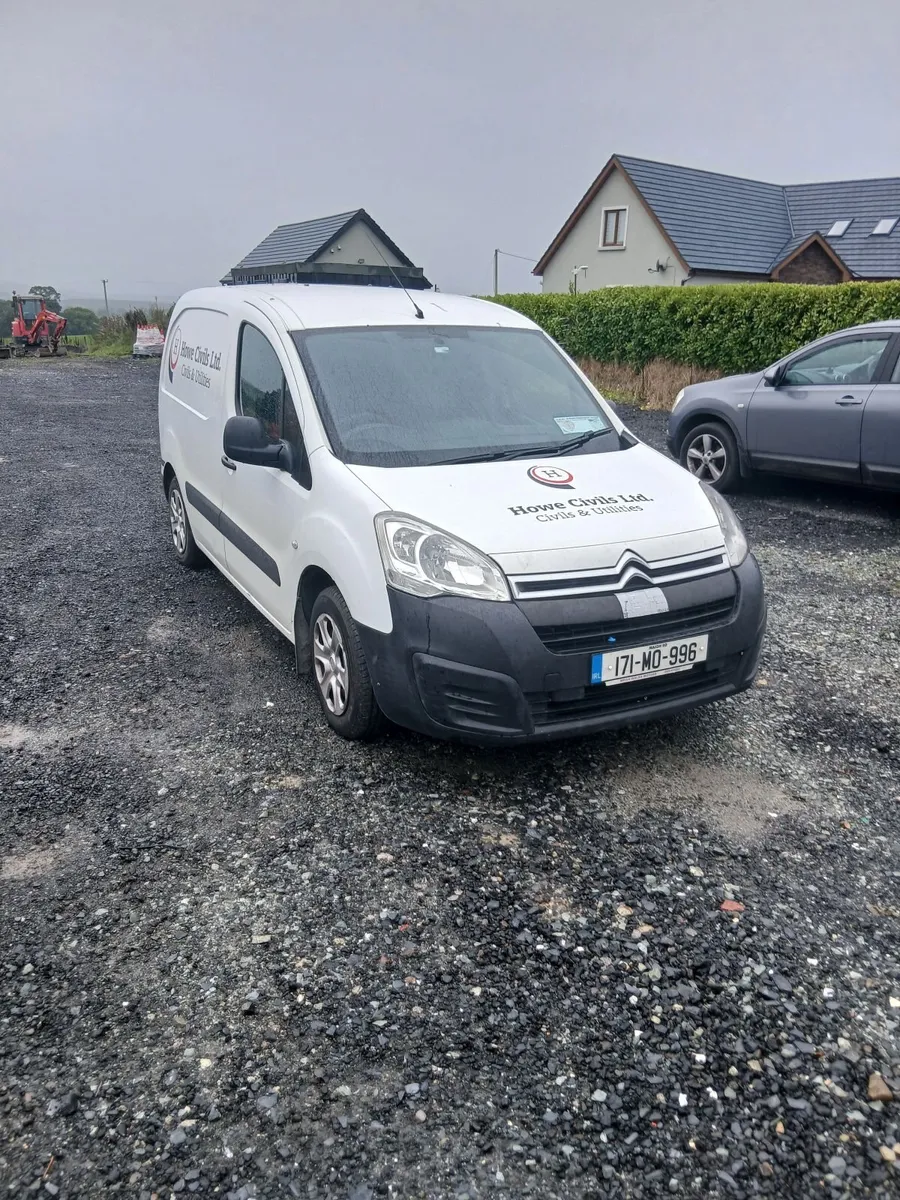 2017 Citroen Berlingo, DOE 05/27 - Image 3
