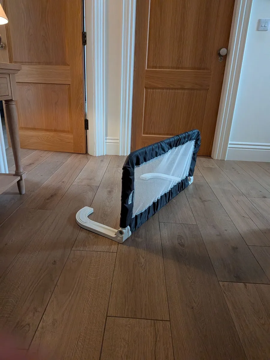 Guard rail frame kids bed - Image 1