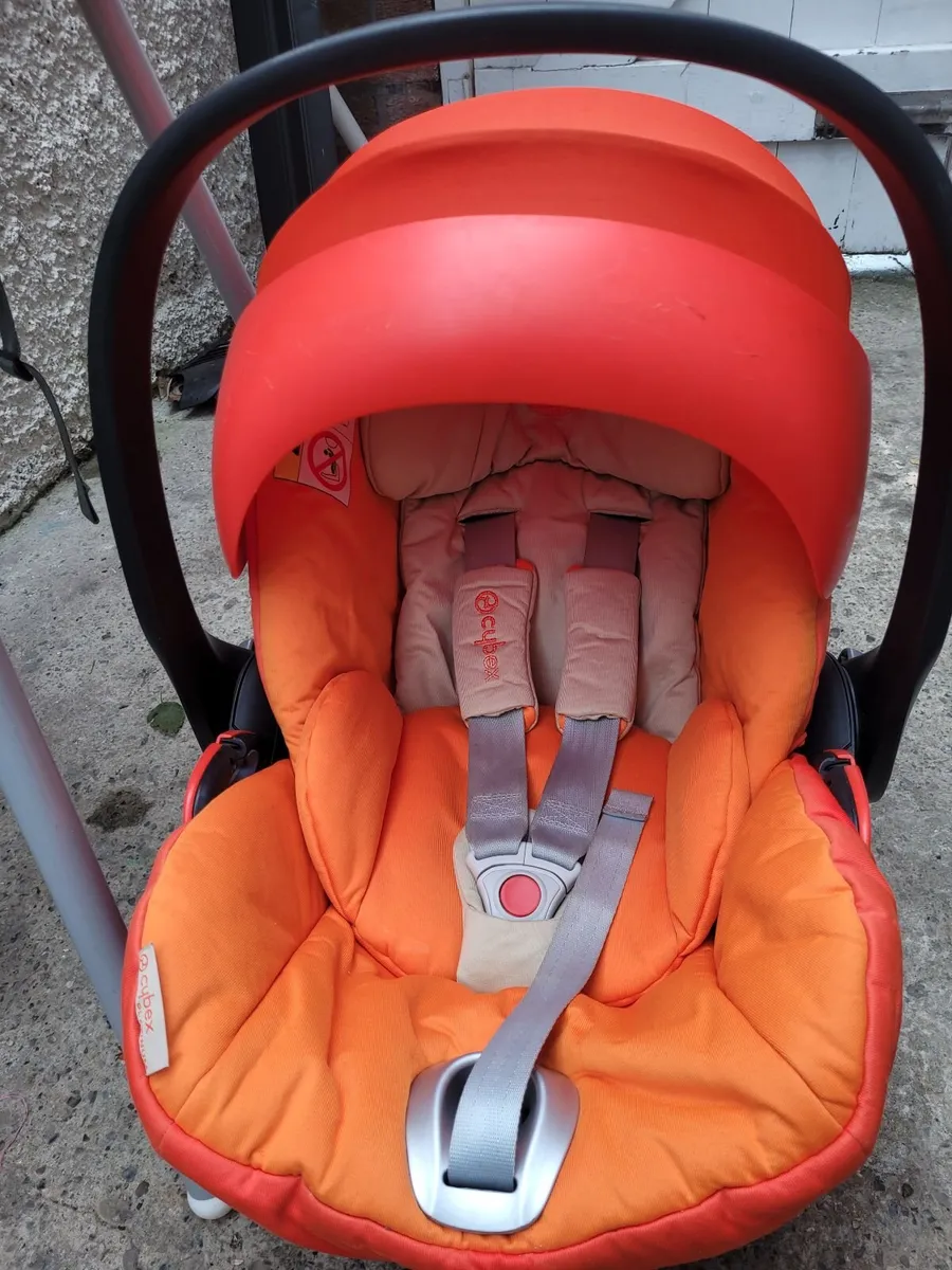 Baby Carseat - Image 1