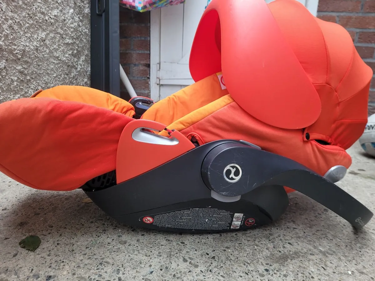 Baby Carseat - Image 2
