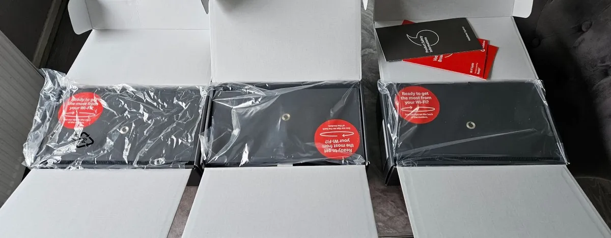 3x Vodafone routers - Image 2