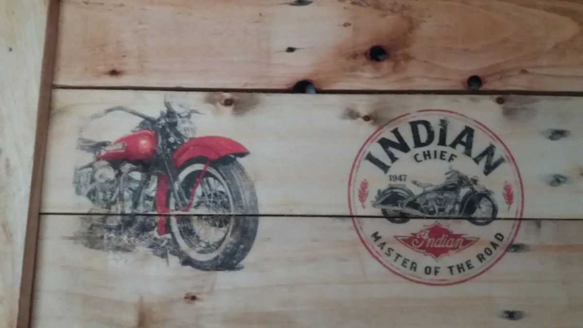 Rustic Vintage Style Indian Motorcycle woodart - Image 4