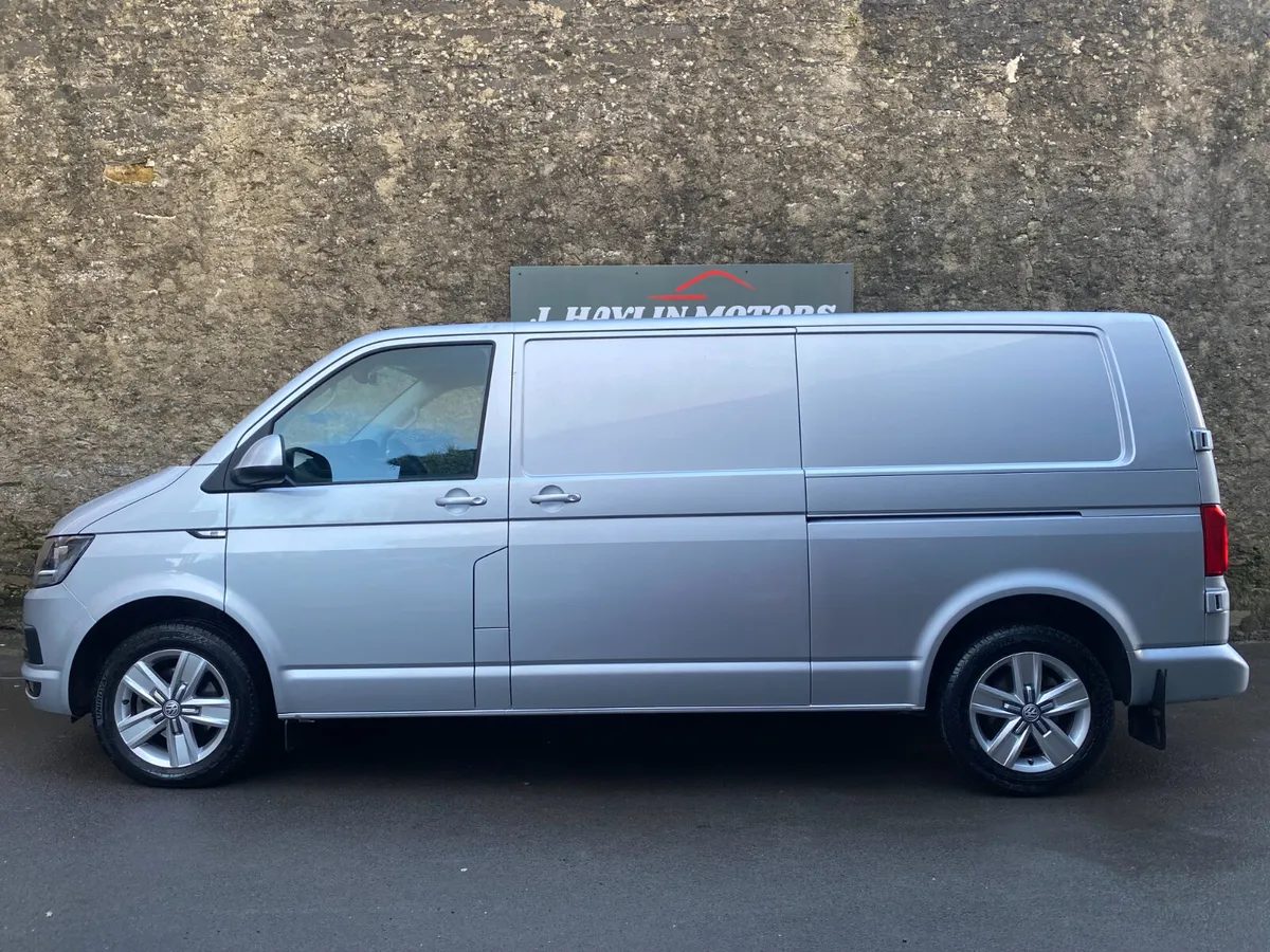 Oct 2017 Volkswagen Transporter T32 150 Highline - Image 4