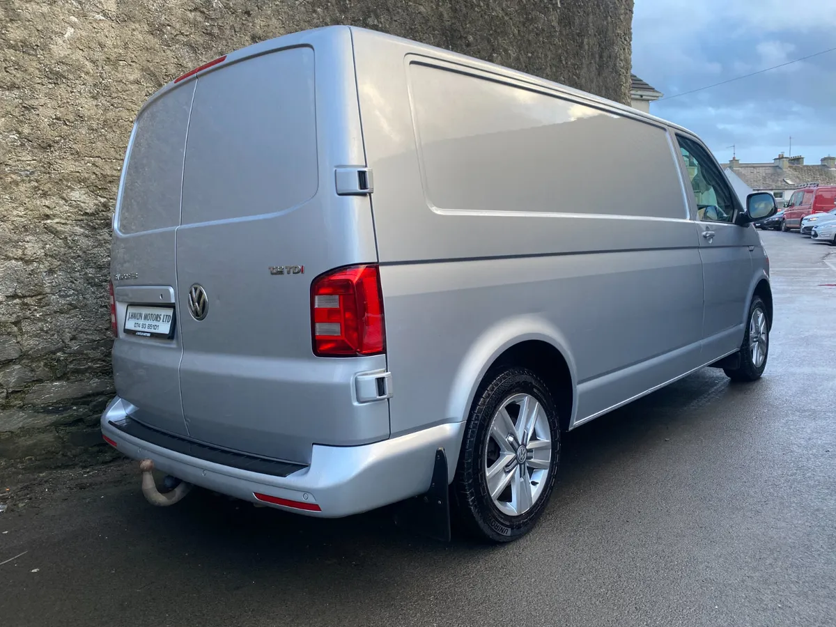 Oct 2017 Volkswagen Transporter T32 150 Highline - Image 3