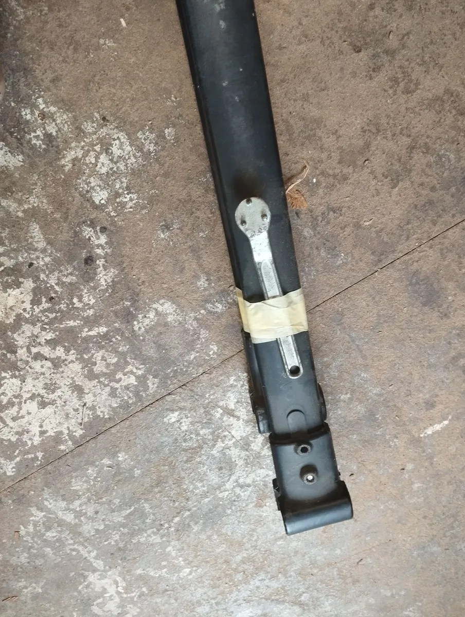 Roof bars/rails - Image 3
