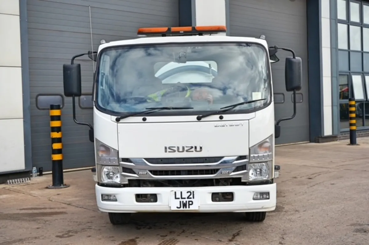2021 ISUZU FORWARD N75-190 4X2 VACUUM TANKER - Image 2
