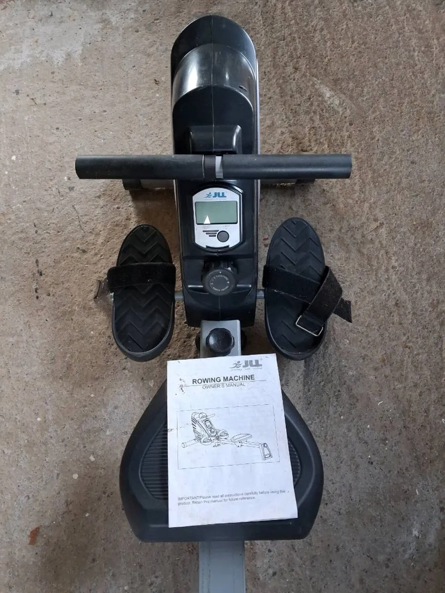 Rowing machine - Image 1