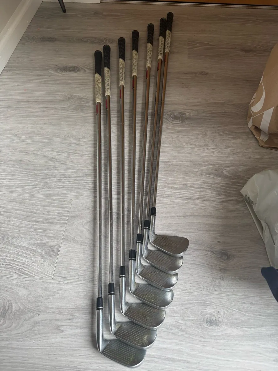 Taylormade P750 Tour Proto Irons - LH 5-PW - Image 1