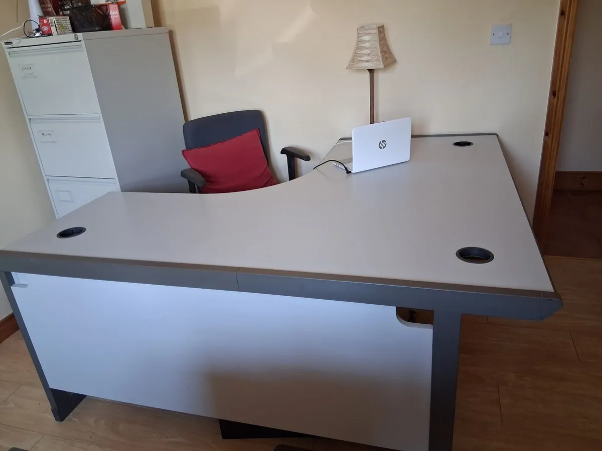 Desks - Image 2