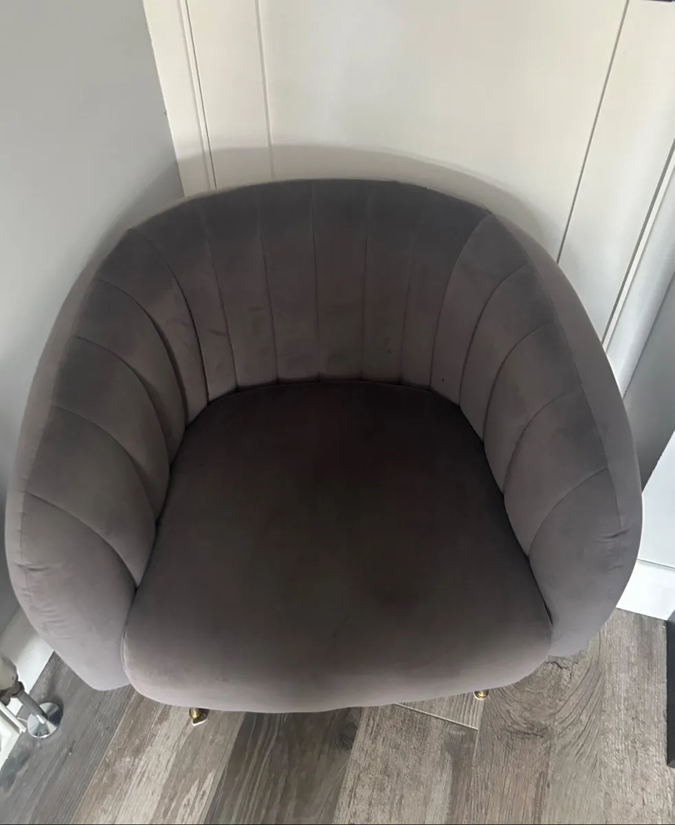 Accent Chair - Image 2