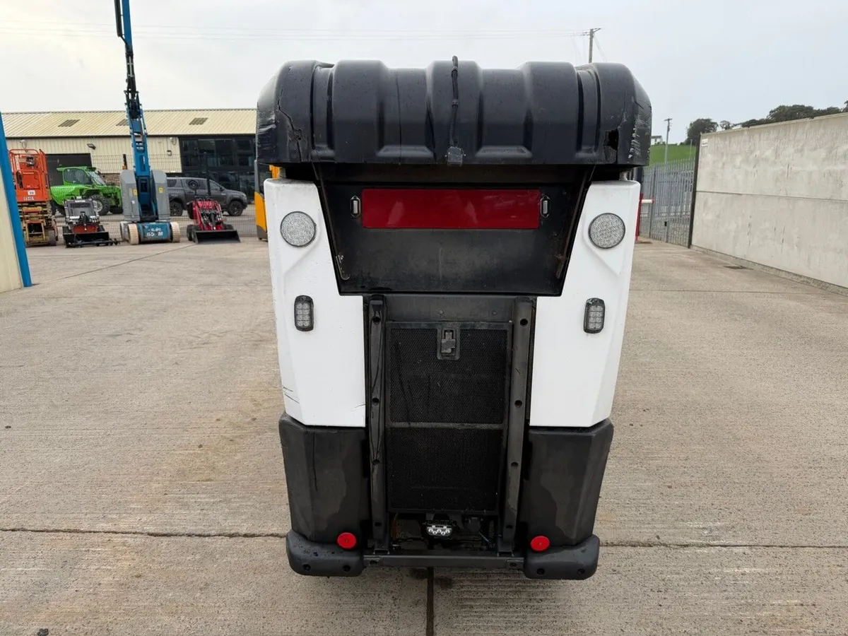 JOHNSTON CN101 DIESEL  MINI ROAD SWEEPER - Image 4