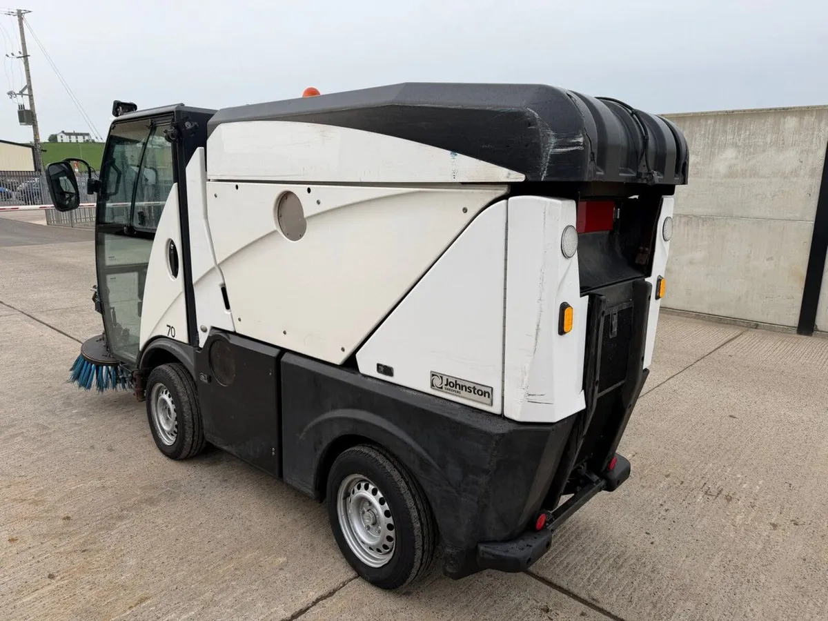 JOHNSTON CN101 DIESEL  MINI ROAD SWEEPER - Image 2