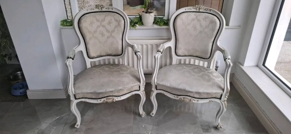 Dining chairs - Image 1