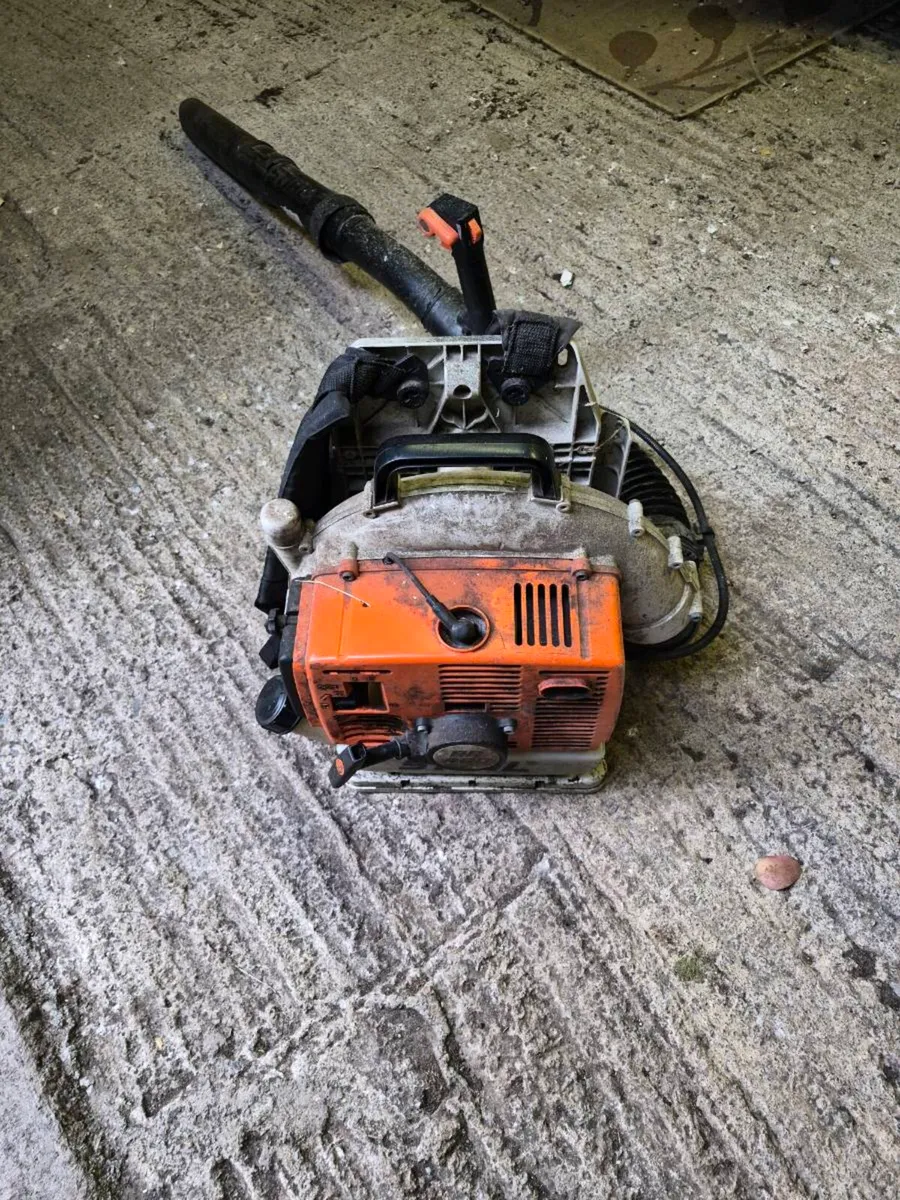 Stihl yard blower - Image 1