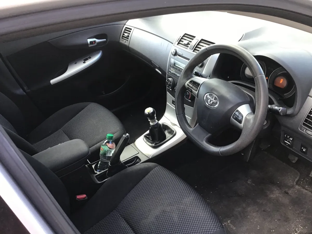 2012 Toyota Corolla diesel - Image 3