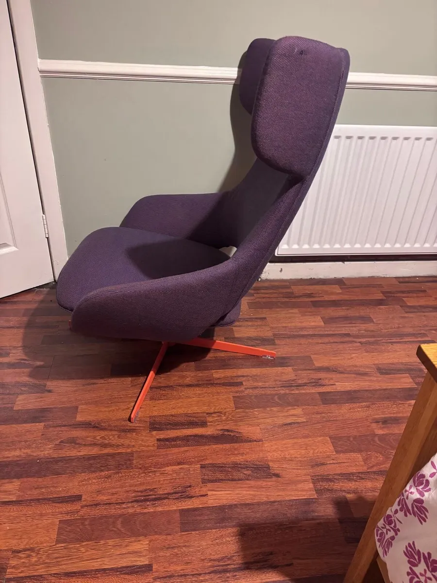 Artifort kalm lounge chairs - Image 4