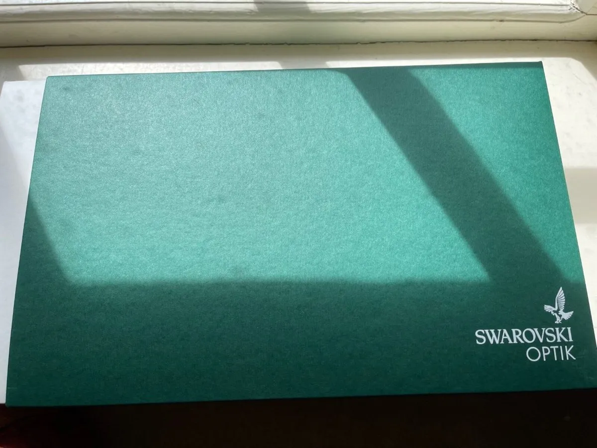 SWAROVSKI  8 X 42 EL Range with Tracking Assistant - Image 2