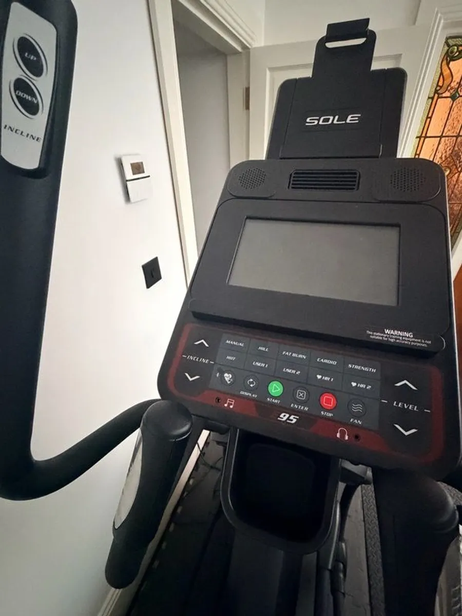 SOLE E95 Elliptical - Image 2