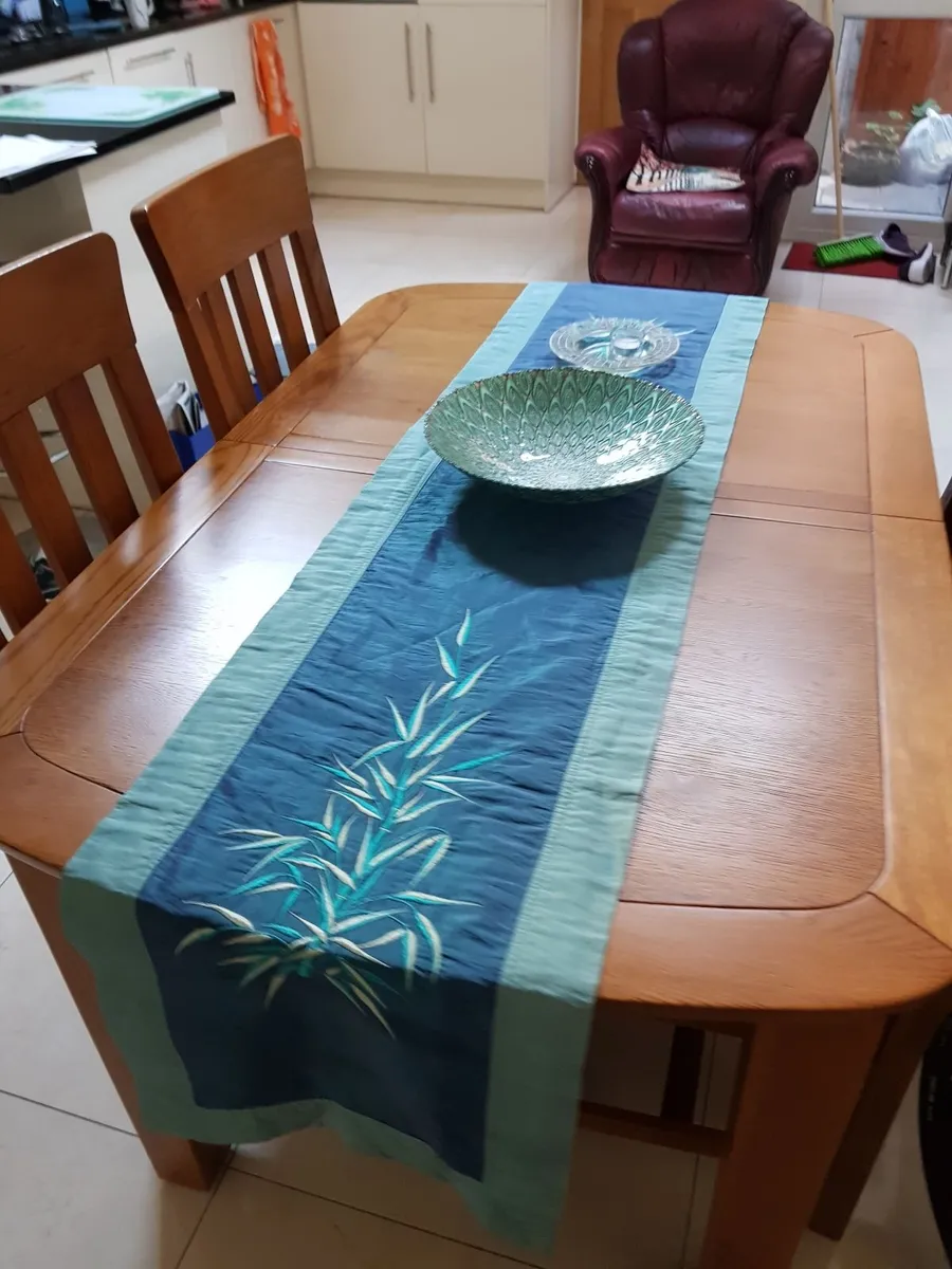 Dining Table (Oak) Plus chairs - Image 3
