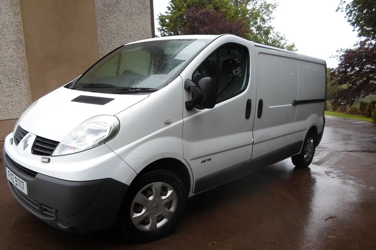 Renault Trafic 2014 - Image 2