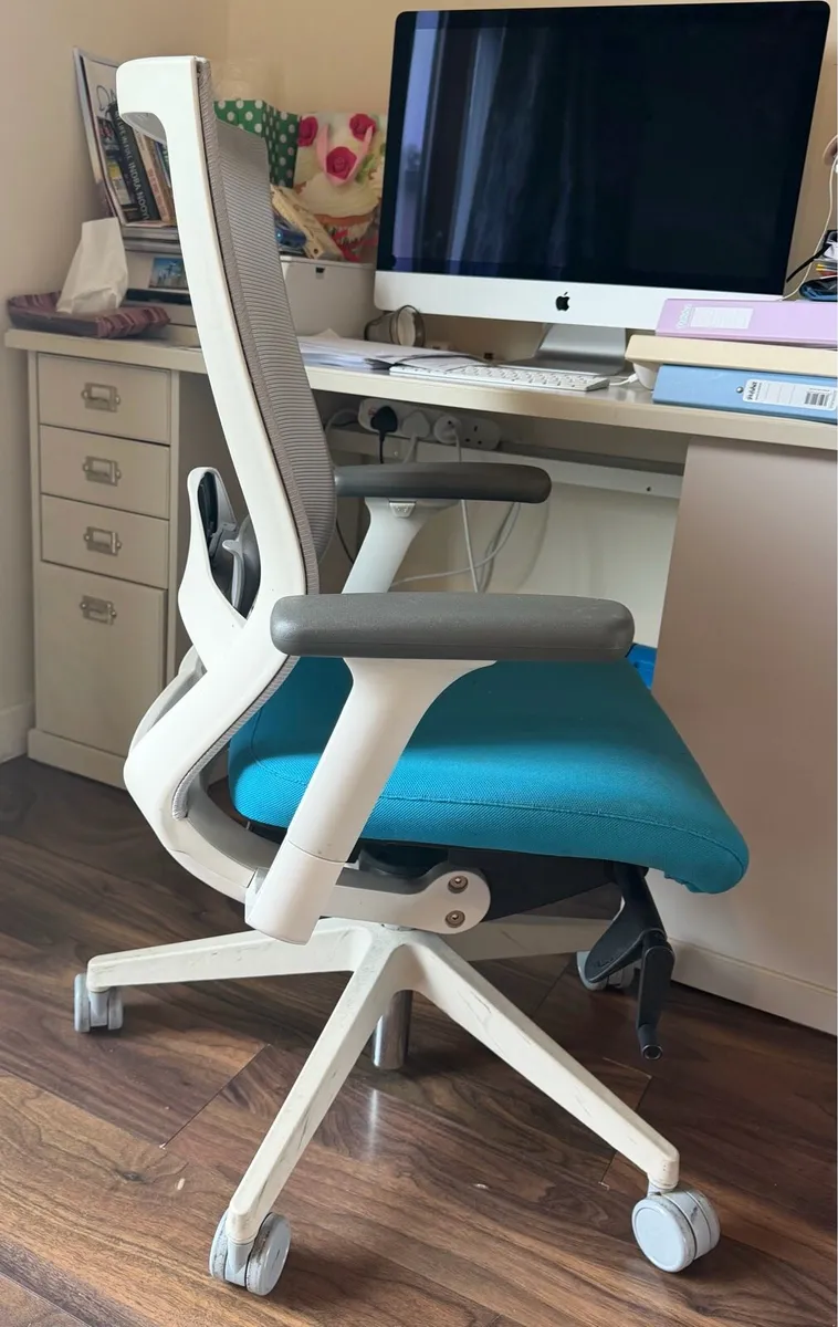 SIDIZ T50 Ergonomic Office Chair - Image 1