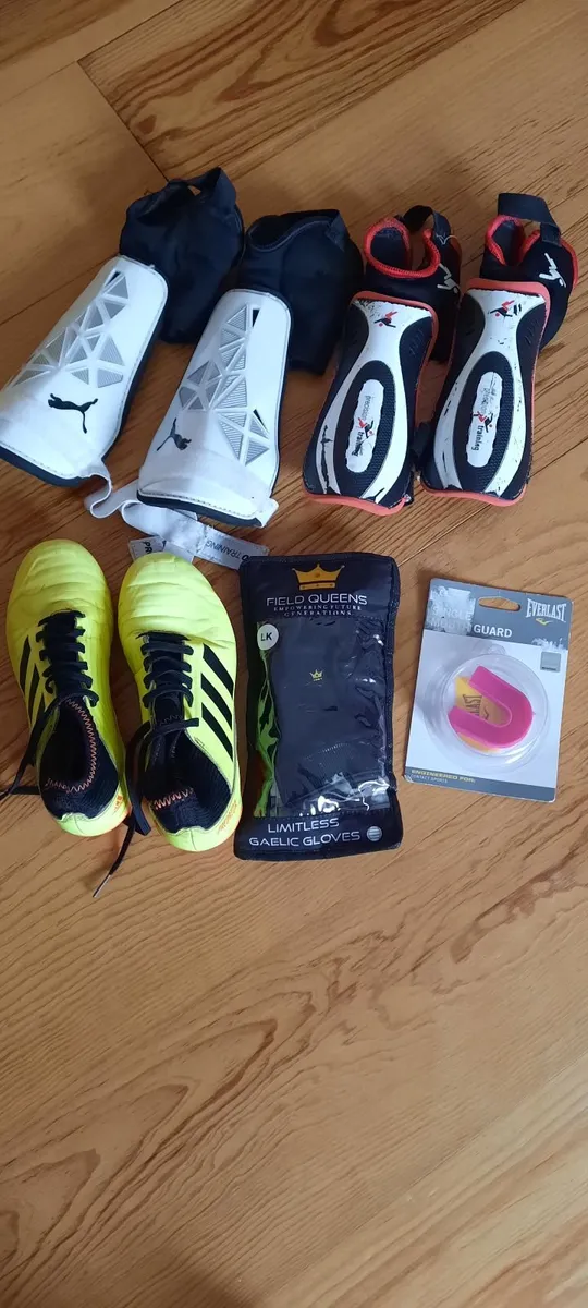 Kids sports boots and accessories - Image 1