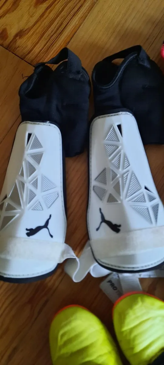 Kids sports boots and accessories - Image 2