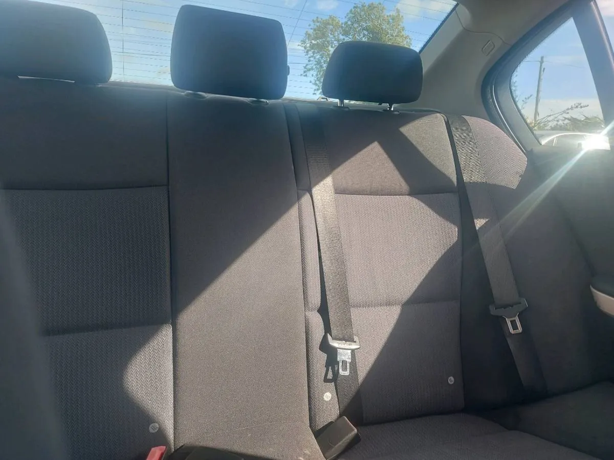Car - Image 3