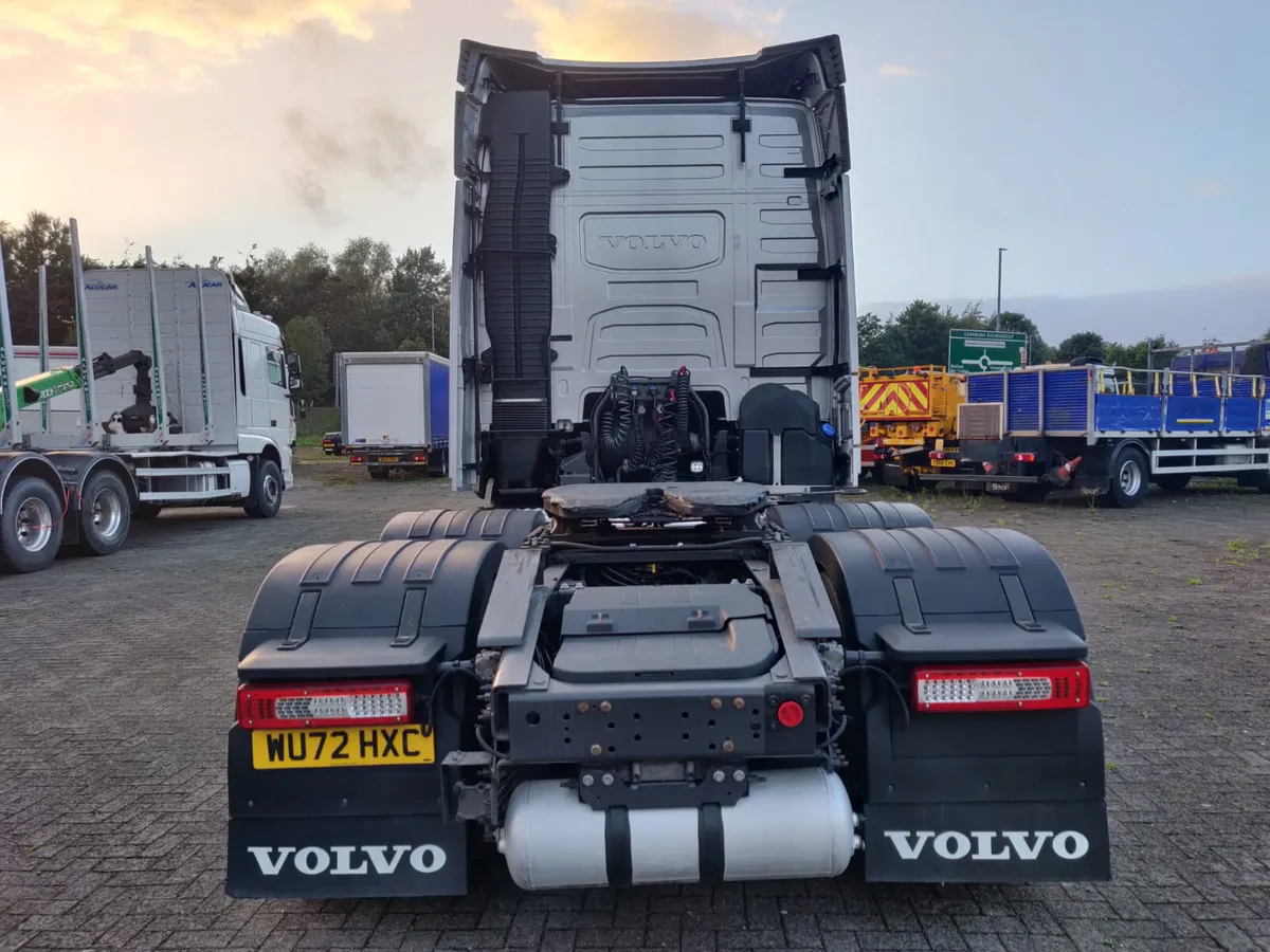 2022 (72) Volvo FH4 500 Globetrotter XL 6X2 T/Unit - Image 4