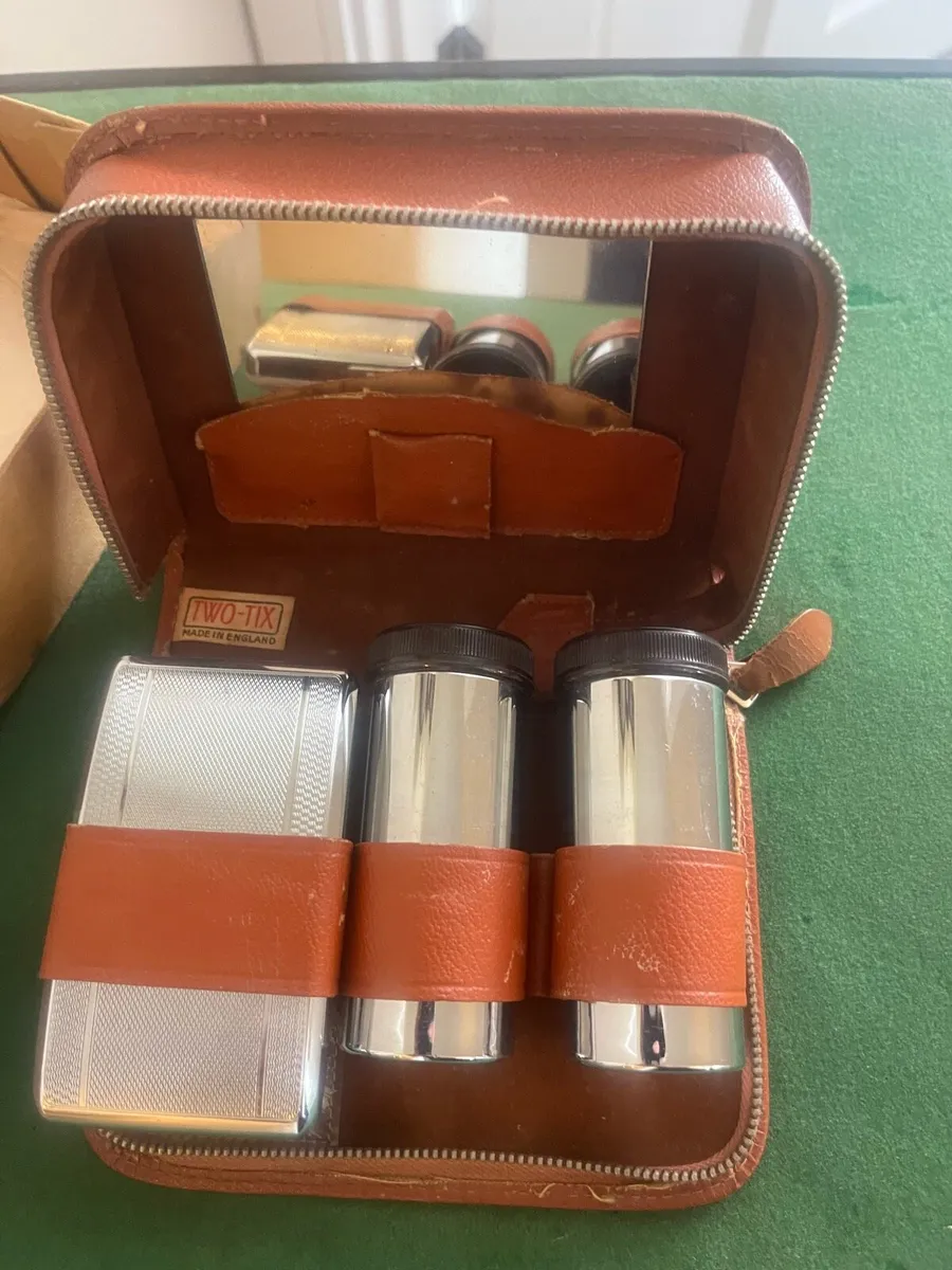 Vintage Two Tix England Travel Shaving Kit - Image 2