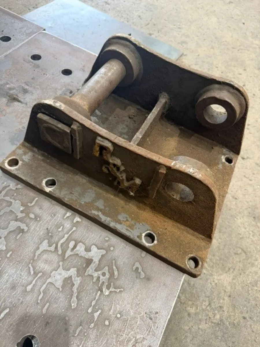 Rock hammer cradle to suit 5 ton machine - Image 3