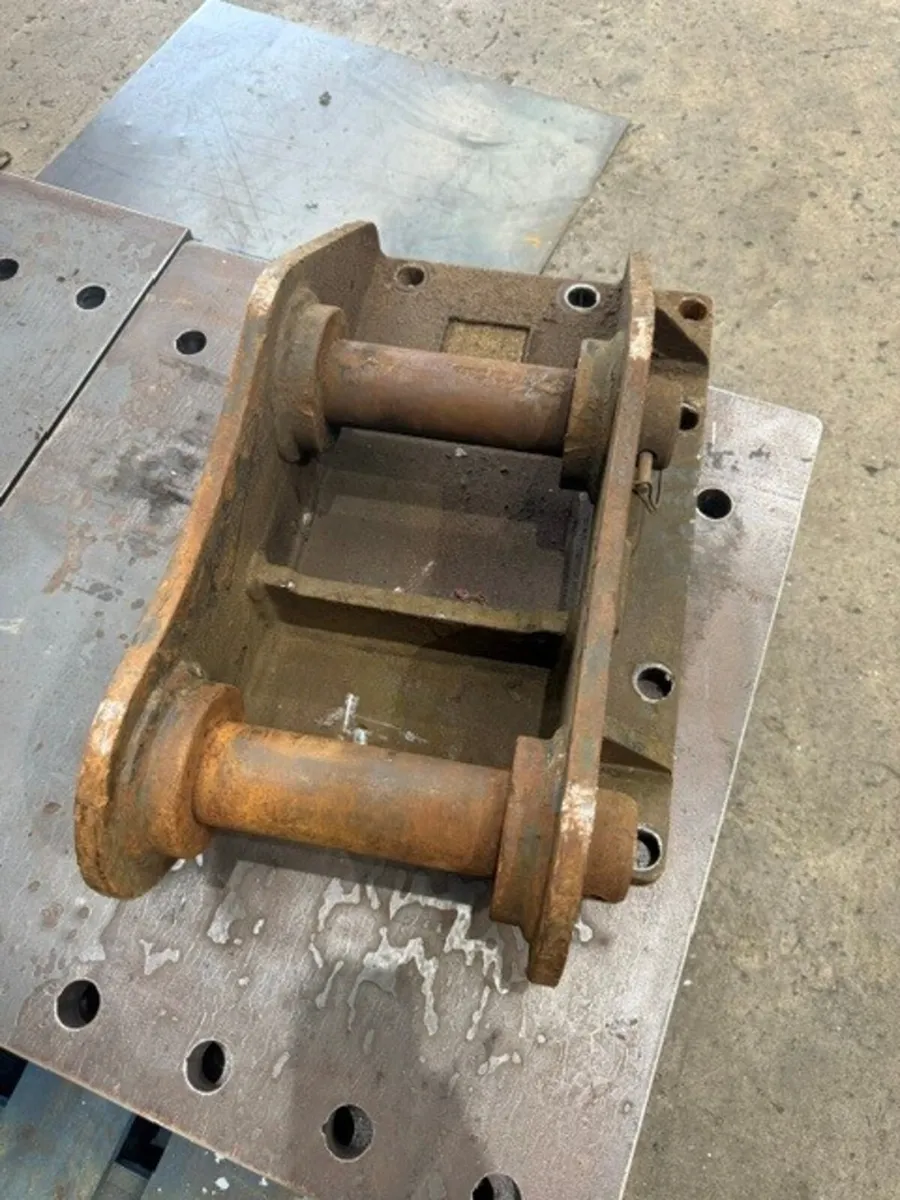 Rock hammer cradle to suit 8 ton machine - Image 3