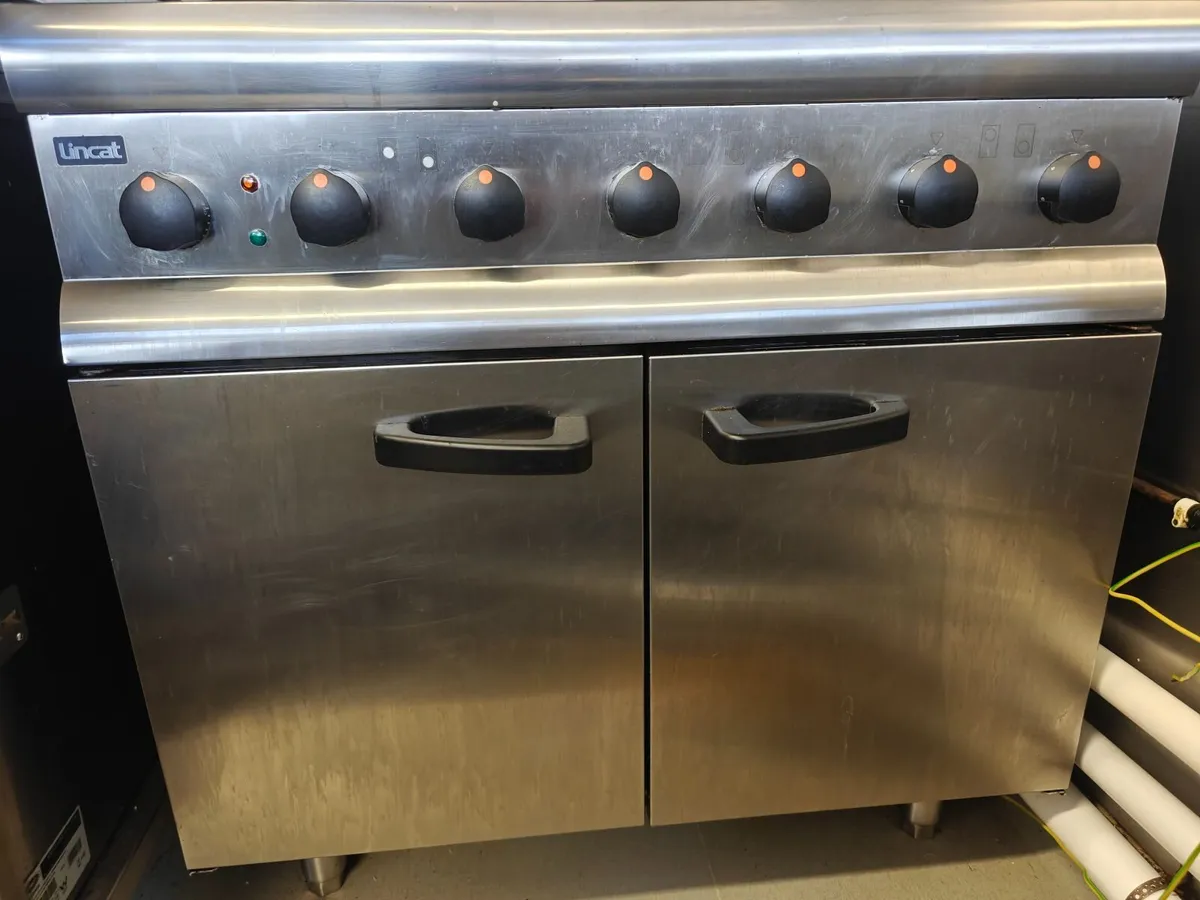 Lincat Silverlink 600 6-Plate Electric Oven Range - Image 2