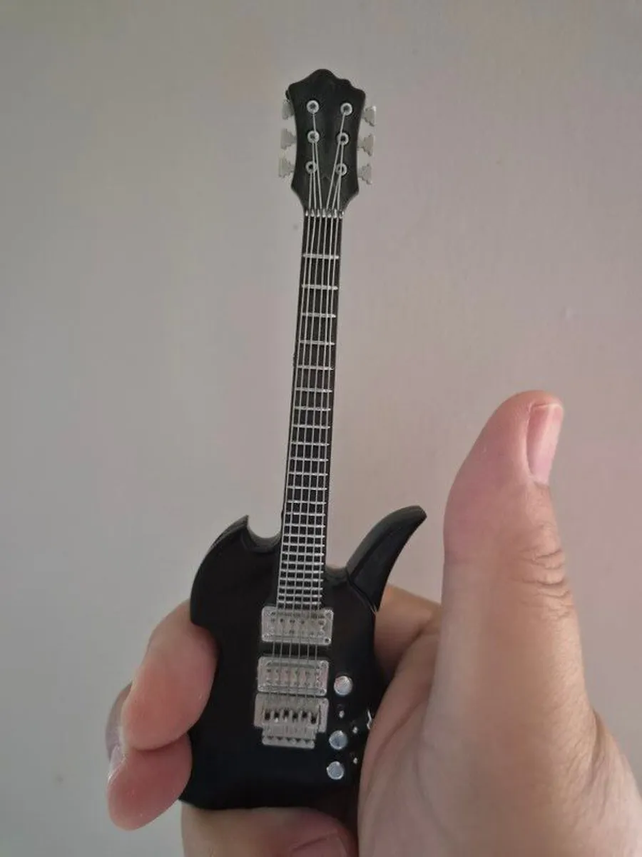 Guitar Lighter - Image 3