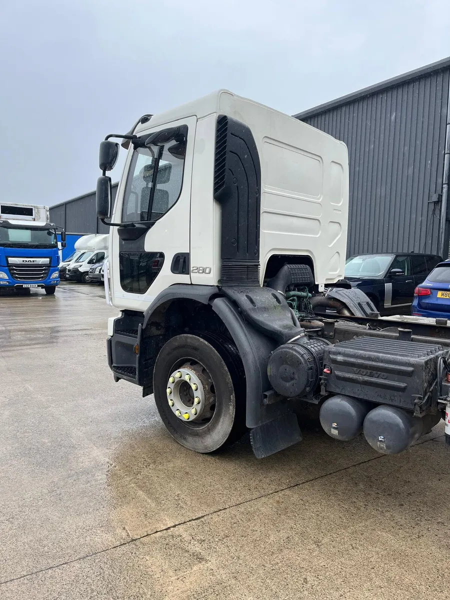 April 2018 Volvo FLE 280 Chassis Cab - Image 4
